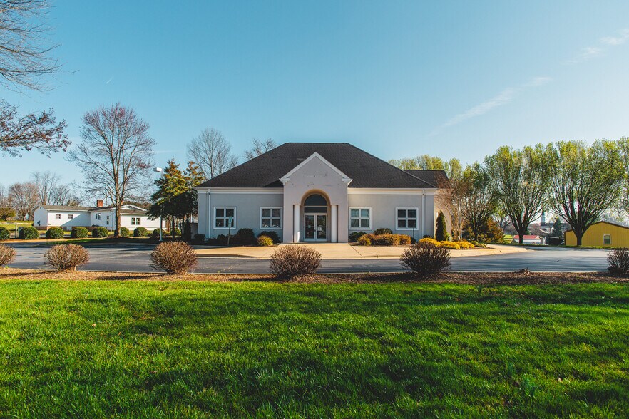 117 Pauline St, East Bend, NC for sale - Primary Photo - Image 1 of 1