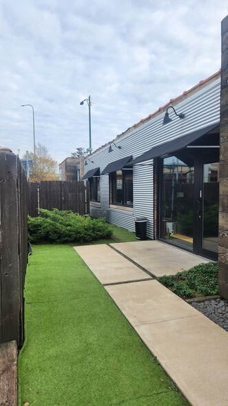 2814 N California Ave, Chicago, IL for lease - Building Photo - Image 1 of 14