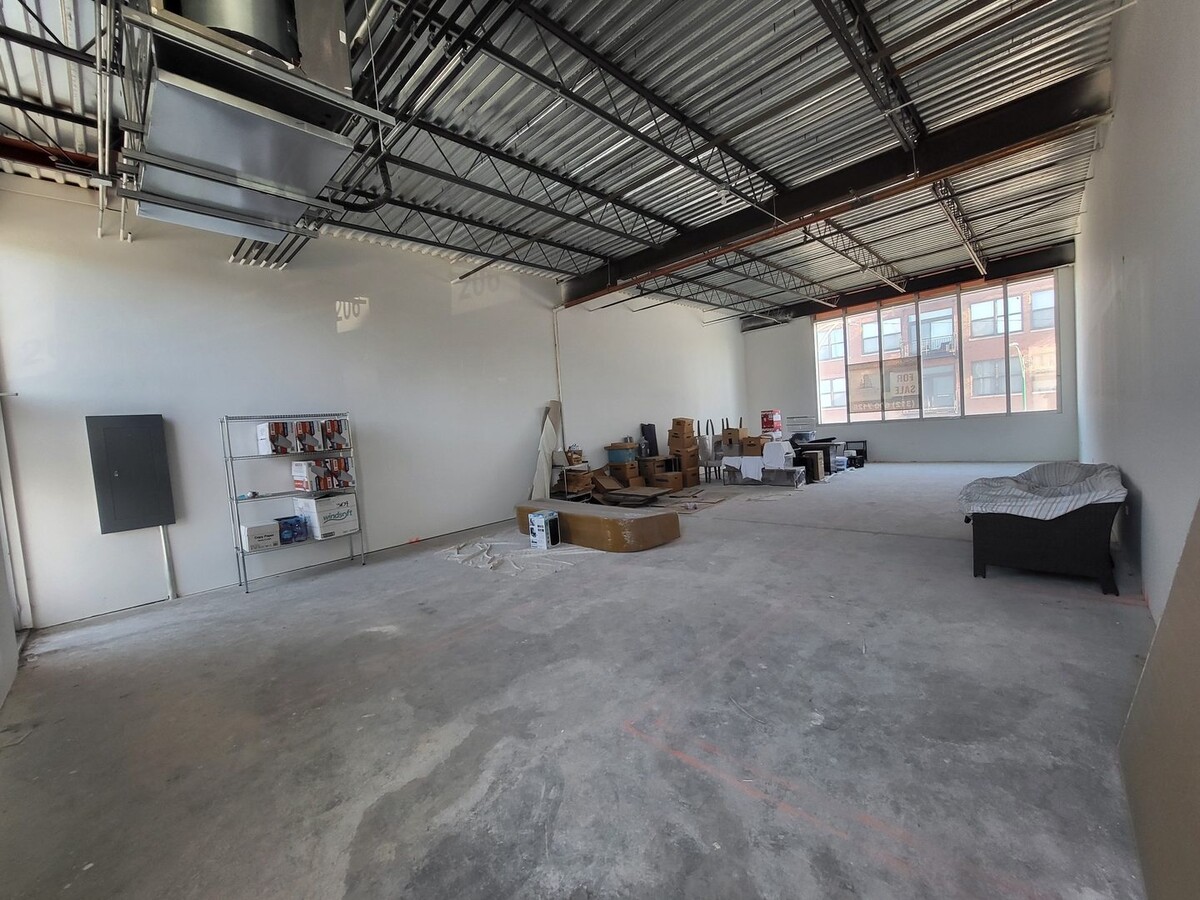 2300 S Archer Ave, Chicago, IL 60616 - Unit 206 - - Interior Photo - Image 2 of 6