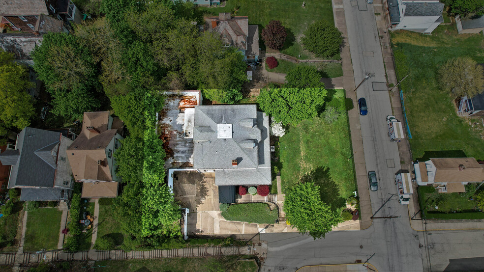 701 Thompson Ave, Donora, PA for sale - Building Photo - Image 1 of 1