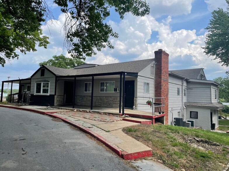 28072815 Merriam Ln, Kansas City, KS 66106 Merriam Lane Apartments