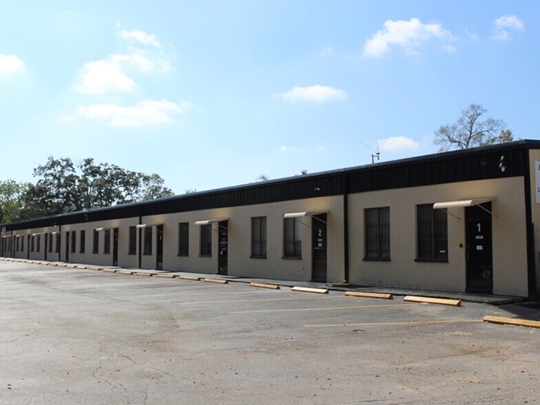 13652 N 12th St, Tampa, FL for lease - Building Photo - Image 2 of 4