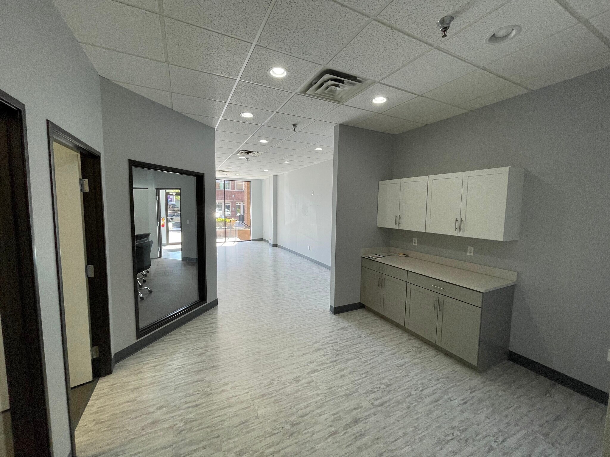 150 Maincentre, Northville, MI 48167 Maincentre Retail