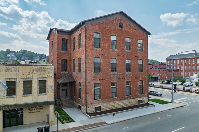 More details for 1199 Central Ave, Dubuque, IA - Multifamily for Sale