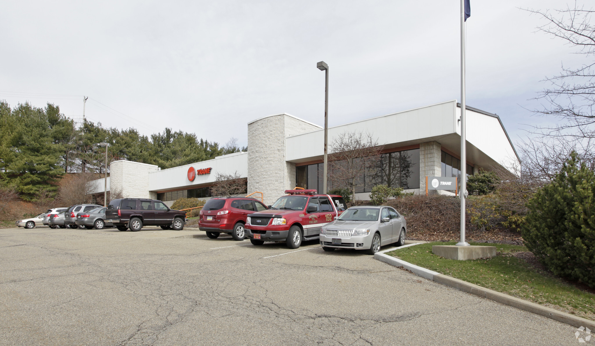 400 Business Center Dr, Pittsburgh, PA for lease Building Photo- Image 1 of 6