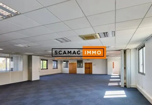 Industrial in Nanterre for lease - Building Photo - Image 3 of 6