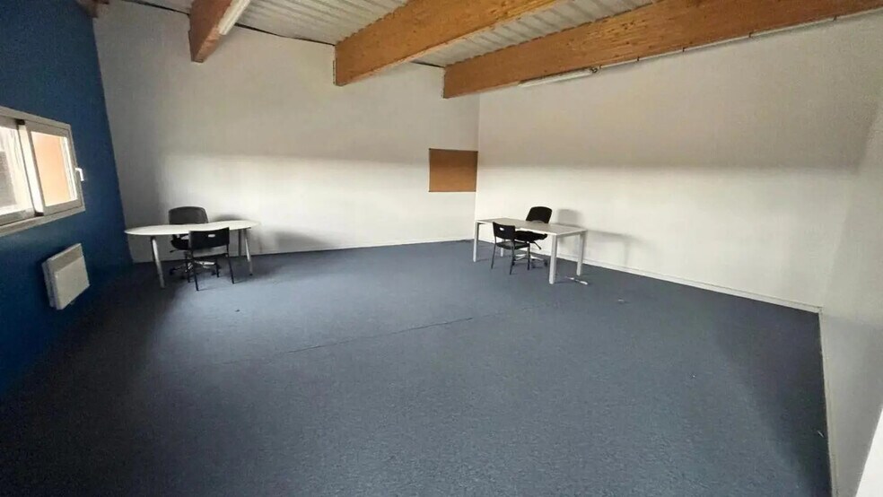 Office in Gazeran for sale - Interior Photo - Image 1 of 5