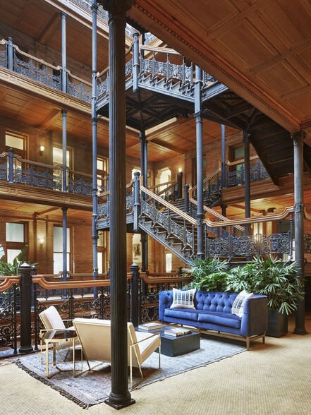 300-310 S Broadway, Los Angeles, CA for lease - Building Photo - Image 2 of 6