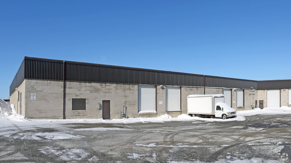 2655-2697 Steeles Ave W, Toronto, ON for lease - Building Photo - Image 2 of 7