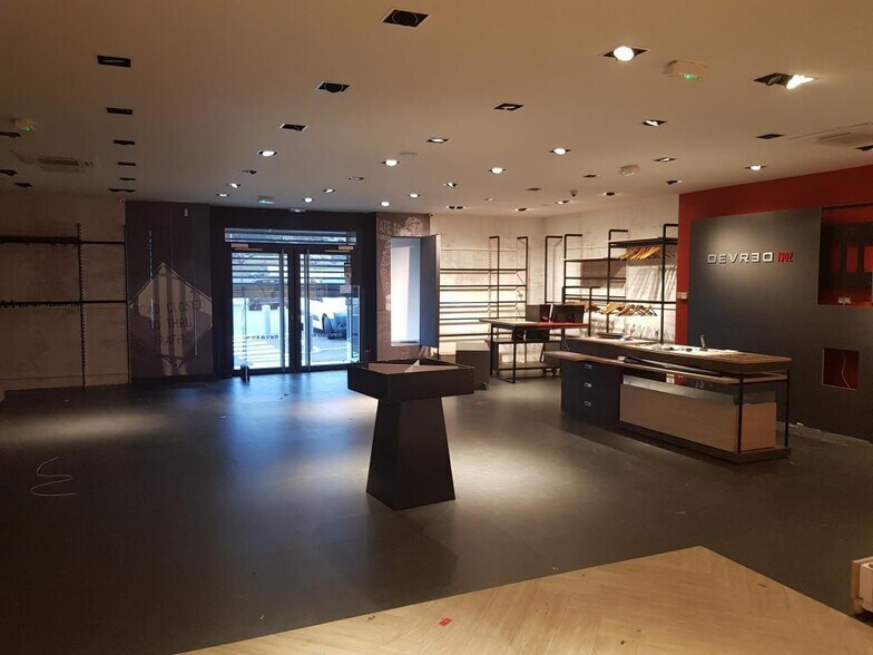 Retail in Peipin for lease - Interior Photo - Image 3 of 3