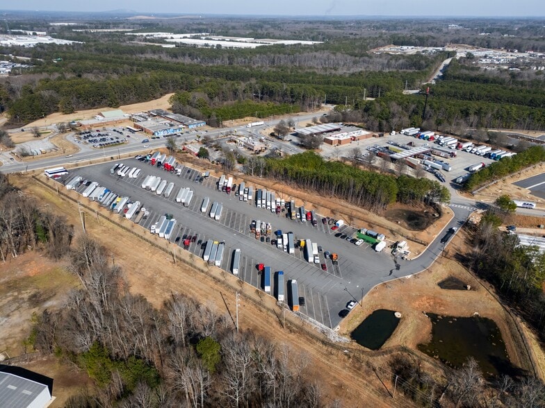 2733 Forest Pky, Ellenwood, GA for lease - Building Photo - Image 3 of 6