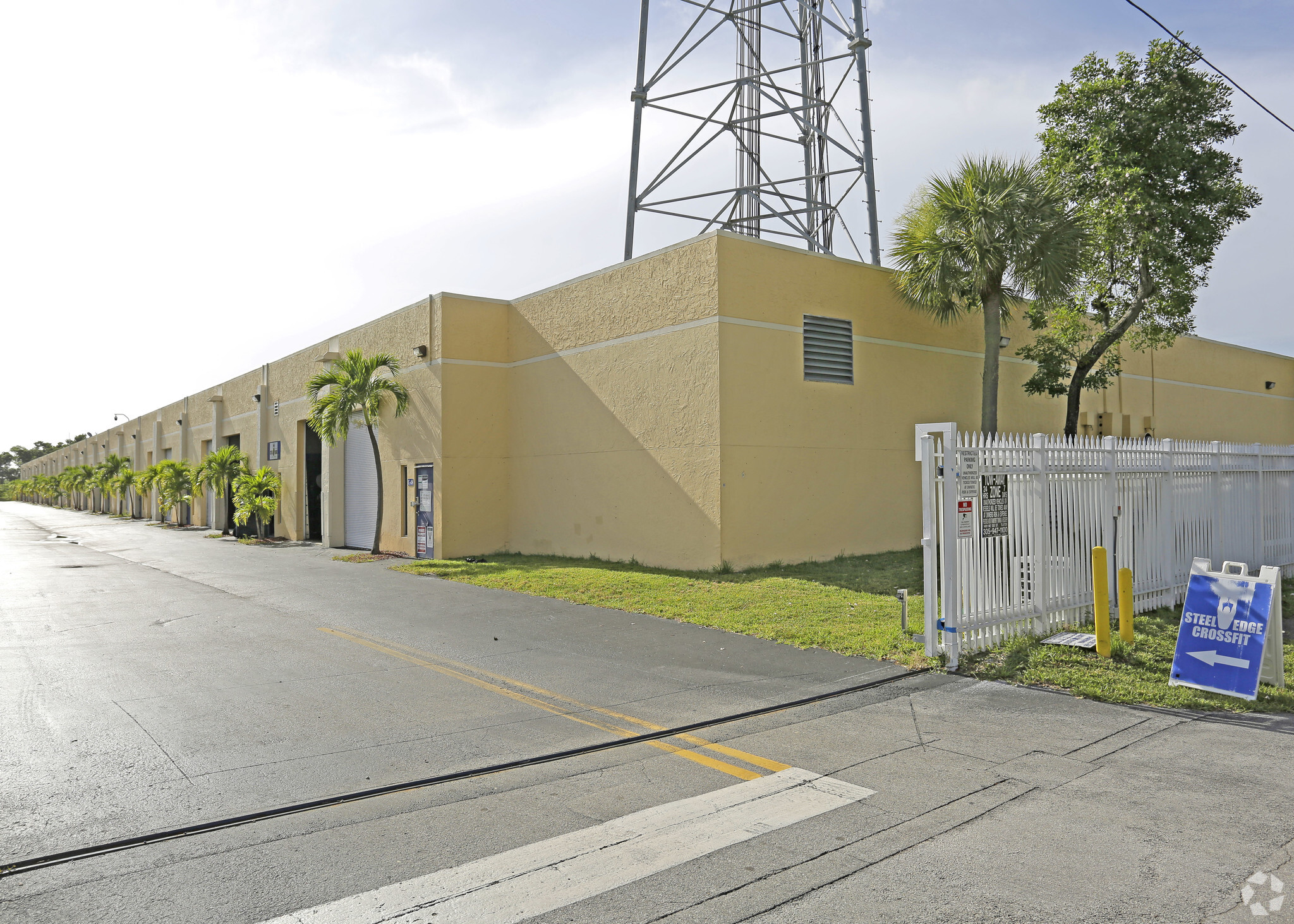 20855 NE 16th Ave, Miami, FL for lease Primary Photo- Image 1 of 8