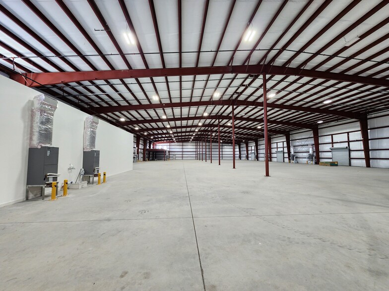 512 Commerce Ct, Clewiston, FL for lease - Interior Photo - Image 2 of 23