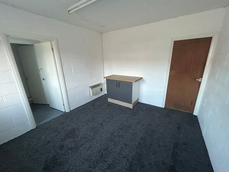 Laundry Rd, Minster for lease - Building Photo - Image 2 of 25