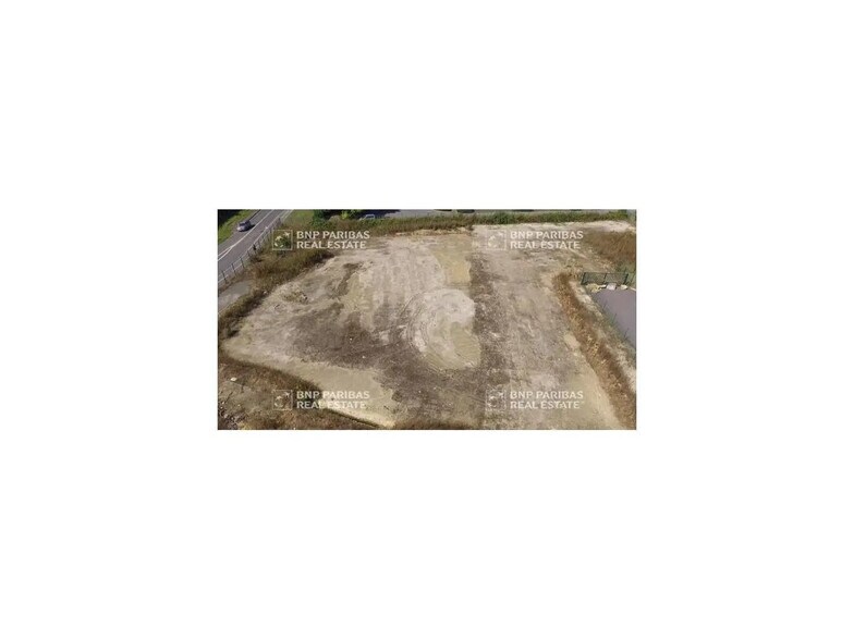 Flex in Saclay for sale - Building Photo - Image 3 of 4