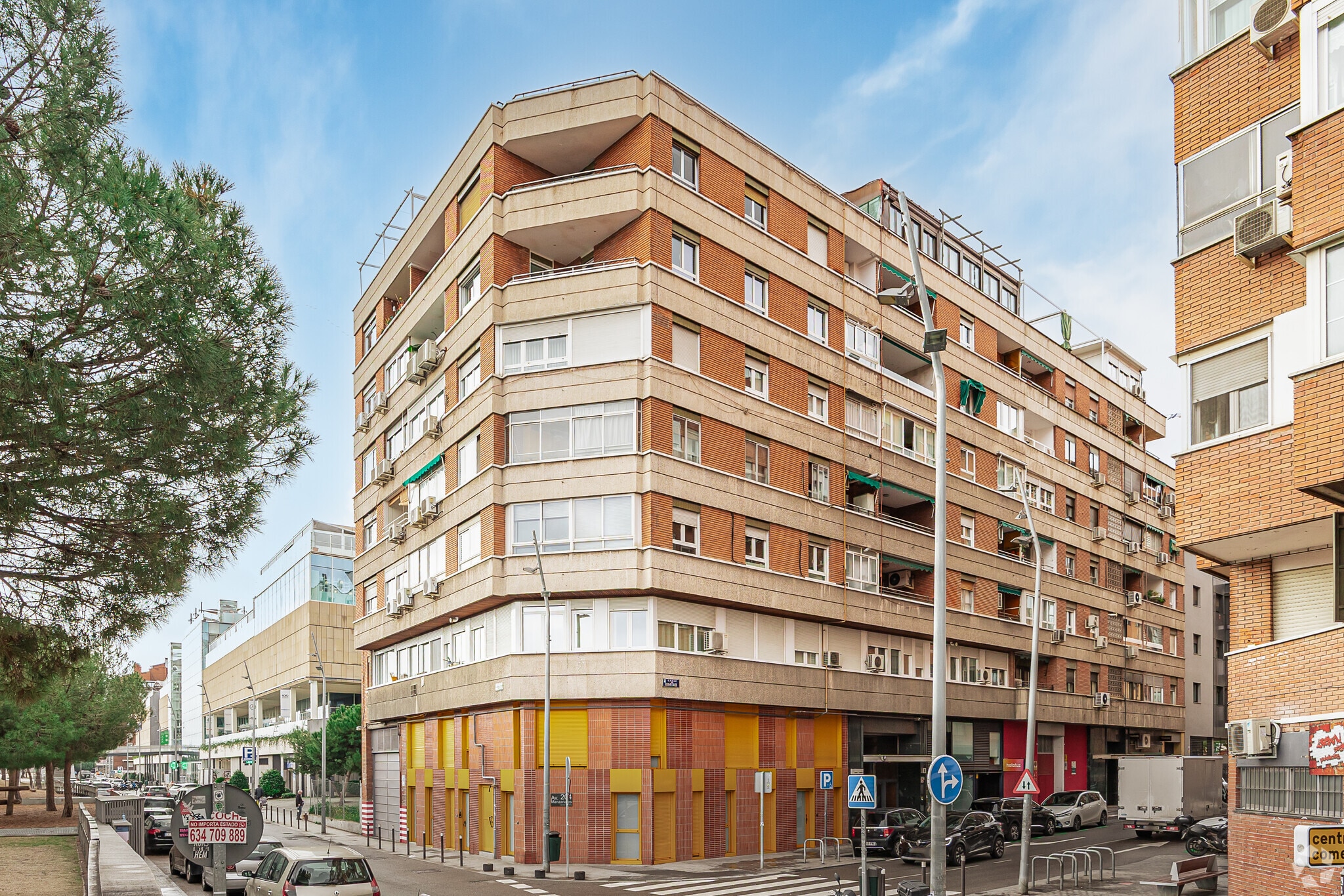 Calle de Eugenio Caxes, 1, Madrid, Madrid for lease Primary Photo- Image 1 of 3