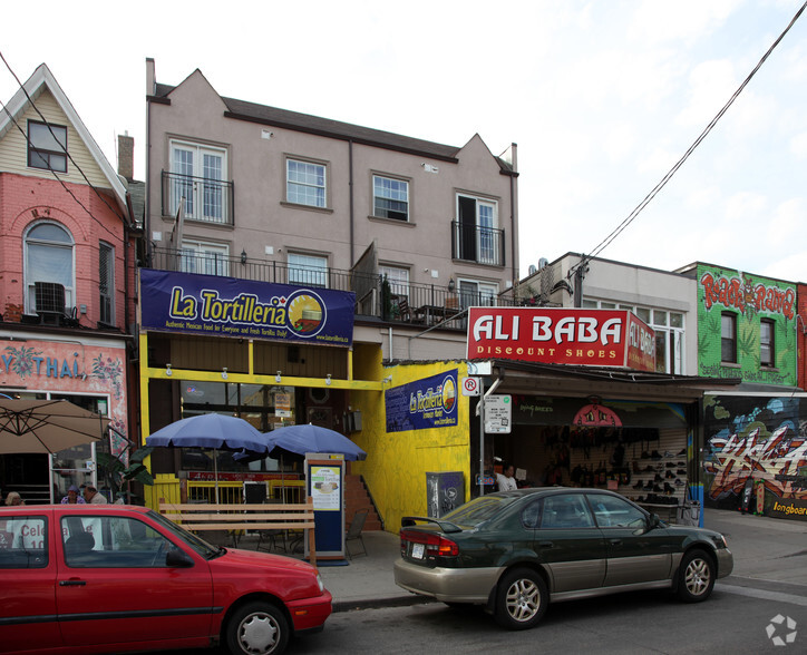 196-200 Augusta Ave, Toronto, ON for lease - Building Photo - Image 2 of 2