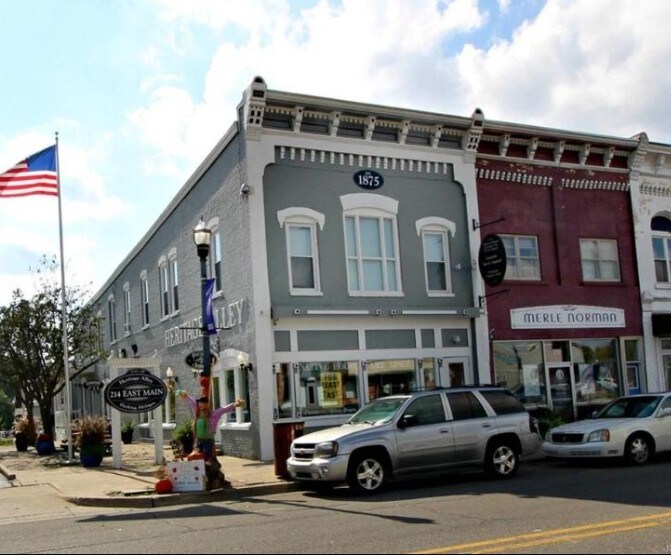 214 E Main St, Flushing, MI for sale - Primary Photo - Image 1 of 1
