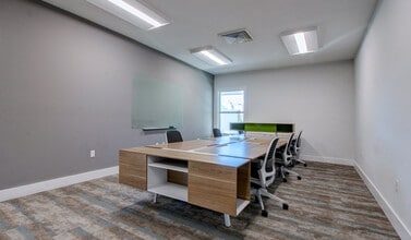 225 SW 7th Ter, Gainesville, FL for lease Interior Photo- Image 2 of 7