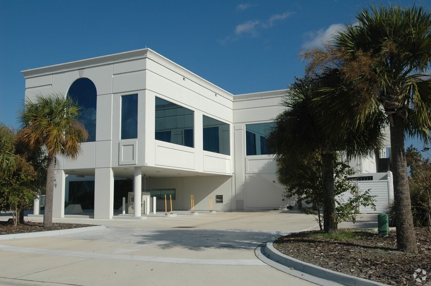 1200 Plantation Island Dr, Saint Augustine, FL for lease - Building Photo - Image 3 of 17