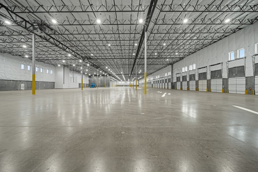 1749 Gateway Rd, Calexico, CA for lease - Interior Photo - Image 2 of 27