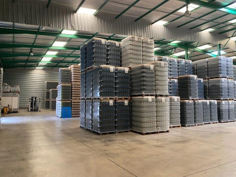 Flex in Chalon-sur-Saône for lease - Interior Photo - Image 2 of 4