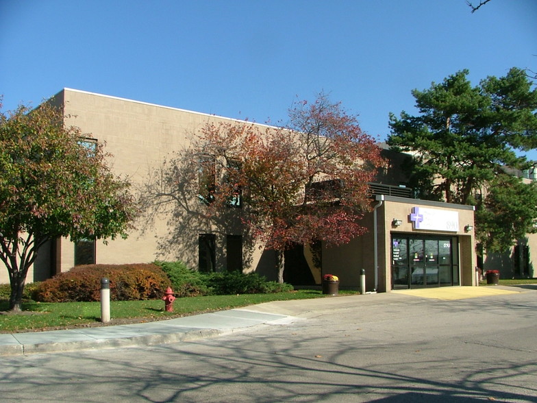 890 S Garfield Ave, Libertyville, IL for lease - Building Photo - Image 3 of 4