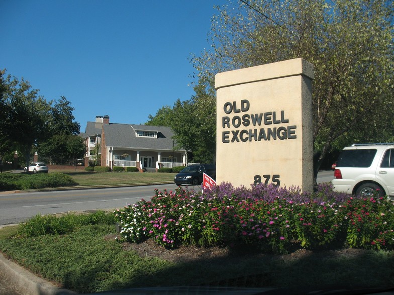 875 Old Roswell Rd, Roswell, GA for sale - Building Photo - Image 1 of 1