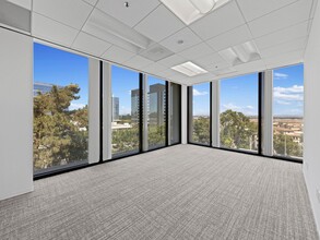 9191 Towne Centre Dr, San Diego, CA for lease Interior Photo- Image 2 of 11