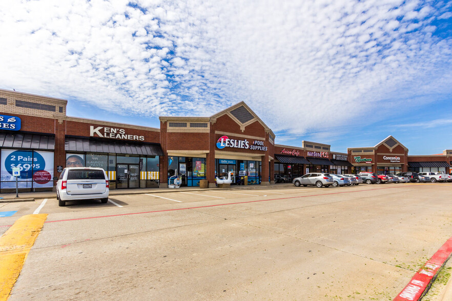 811-877 NE Alsbury Blvd, Burleson, TX for lease - Building Photo - Image 3 of 11