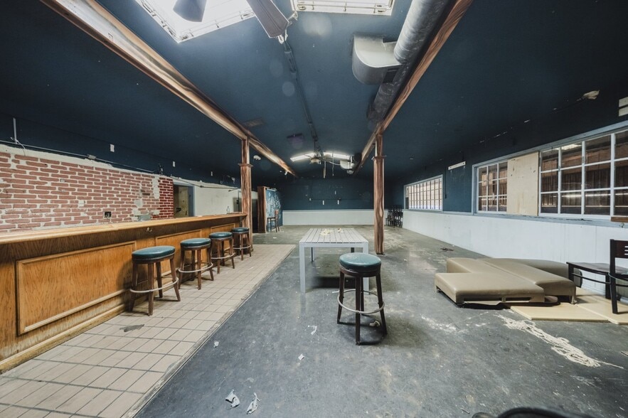 7277 Foothill Blvd, Tujunga, CA for lease - Building Photo - Image 2 of 14