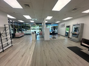 94-615 Kupuohi St, Waipahu, HI for lease Interior Photo- Image 1 of 3