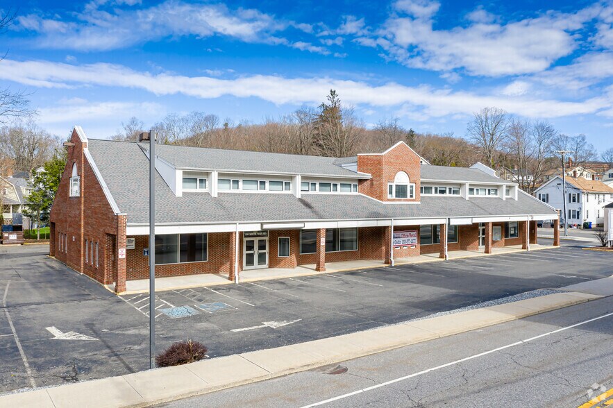 120-130 S Main St, Thomaston, CT for sale - Primary Photo - Image 1 of 1