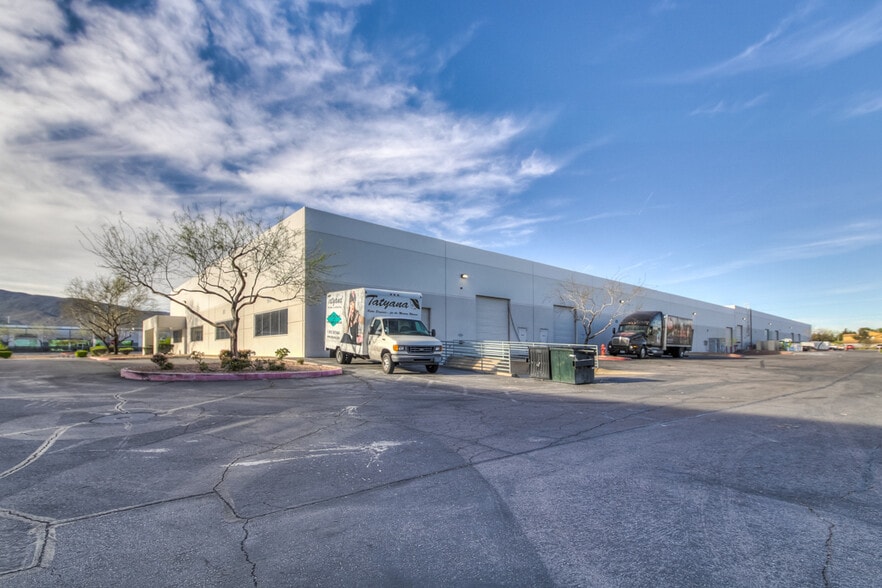 980 American Pacific Dr, Henderson, NV for lease - Building Photo - Image 3 of 9