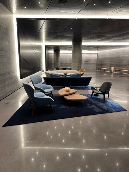 2500 Pacific Ave, Dallas, TX for lease - Interior Photo - Image 3 of 6