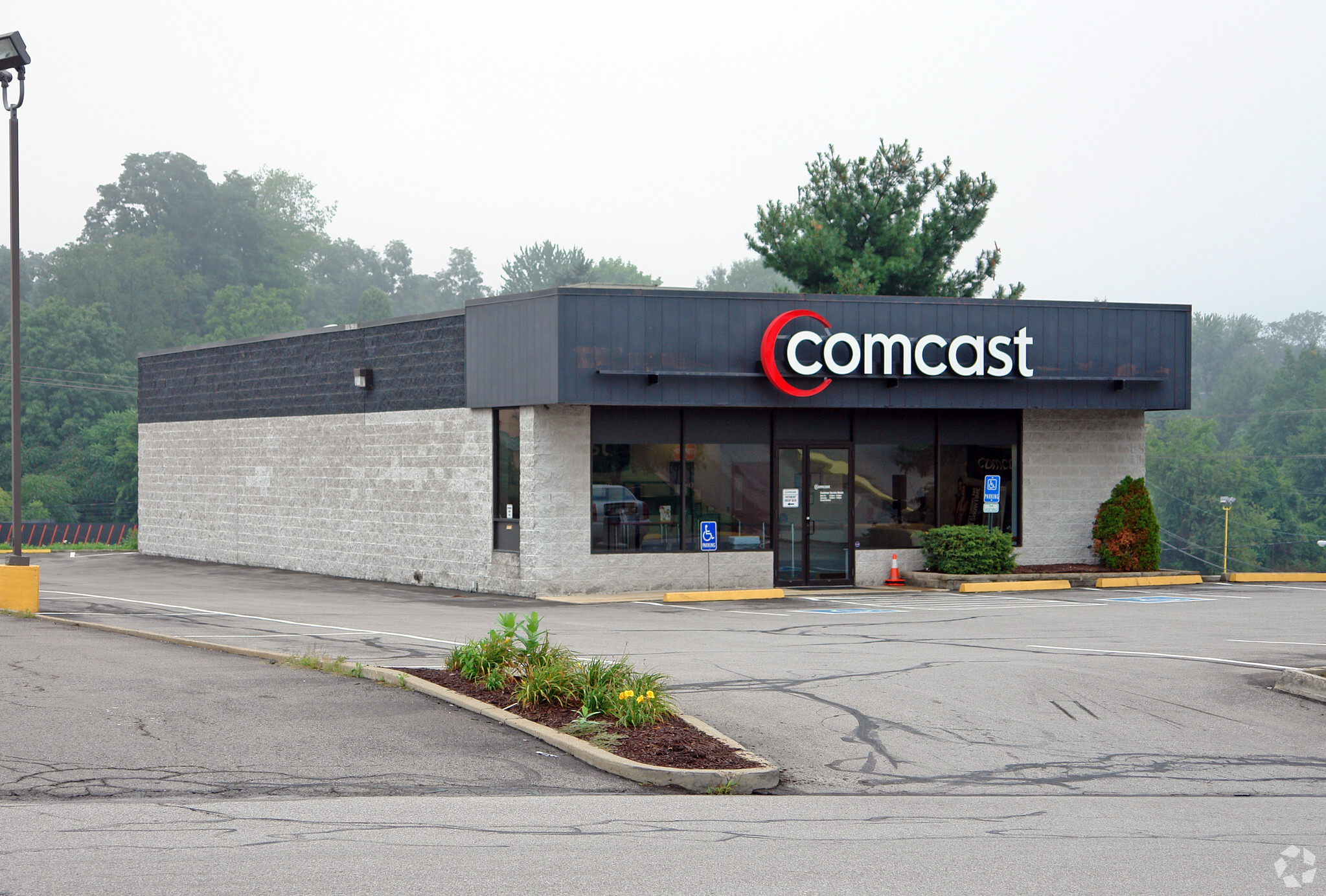 825-B Beaver Grade Rd, Coraopolis, PA for lease Primary Photo- Image 1 of 8