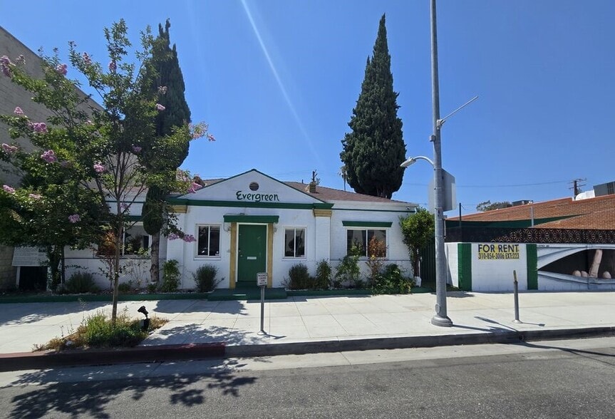 175-177 S Robertson Blvd, Beverly Hills, CA for lease - Building Photo - Image 1 of 31