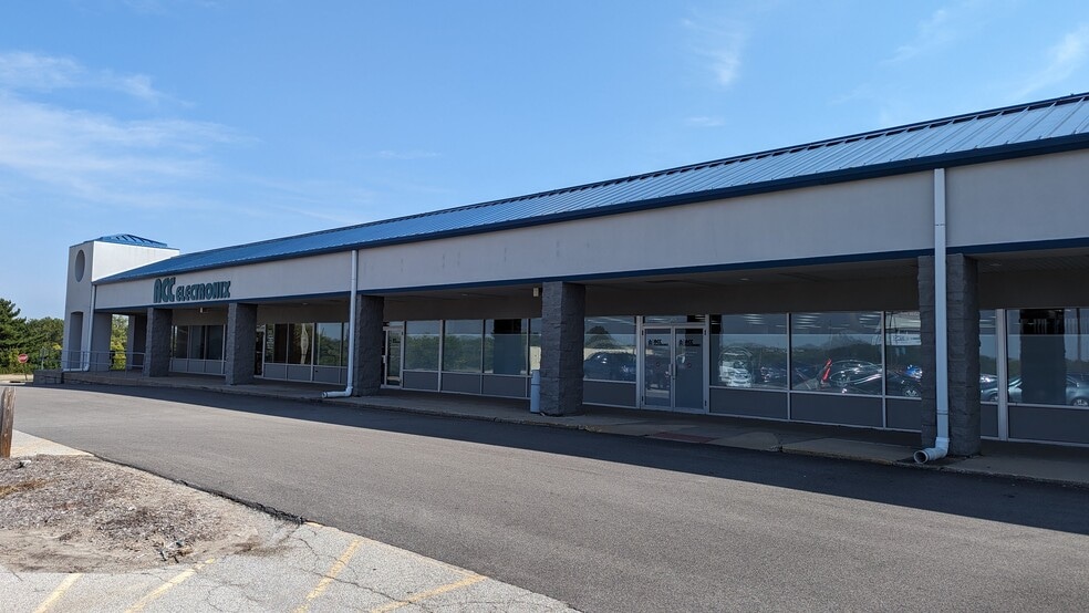 420-482 Wylie Dr, Normal, IL for sale - Building Photo - Image 3 of 9