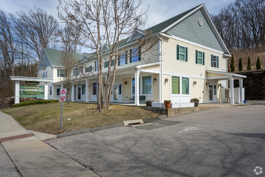 179 Flanders Rd, Niantic, CT for sale - Primary Photo - Image 1 of 1