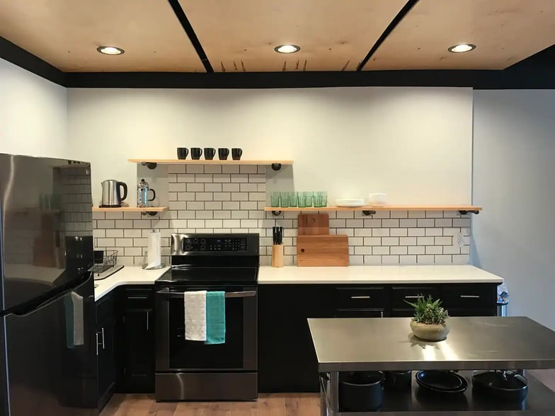 17 W Lamme St, Bozeman, MT for sale - Interior Photo - Image 3 of 11