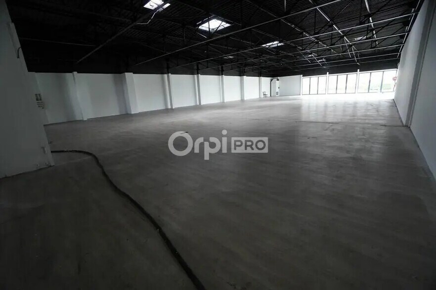 Retail in Marsannay-la-Côte for lease - Building Photo - Image 3 of 4