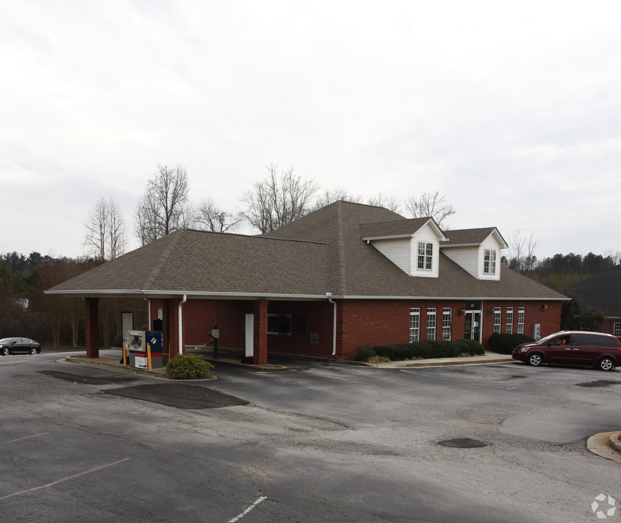 105 N Park Trl, Stockbridge, GA for lease Primary Photo- Image 1 of 20