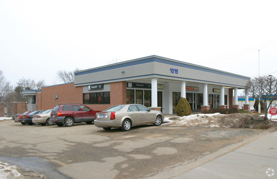 1019 Farmington Ave, Bristol, CT for lease - Building Photo - Image 2 of 13