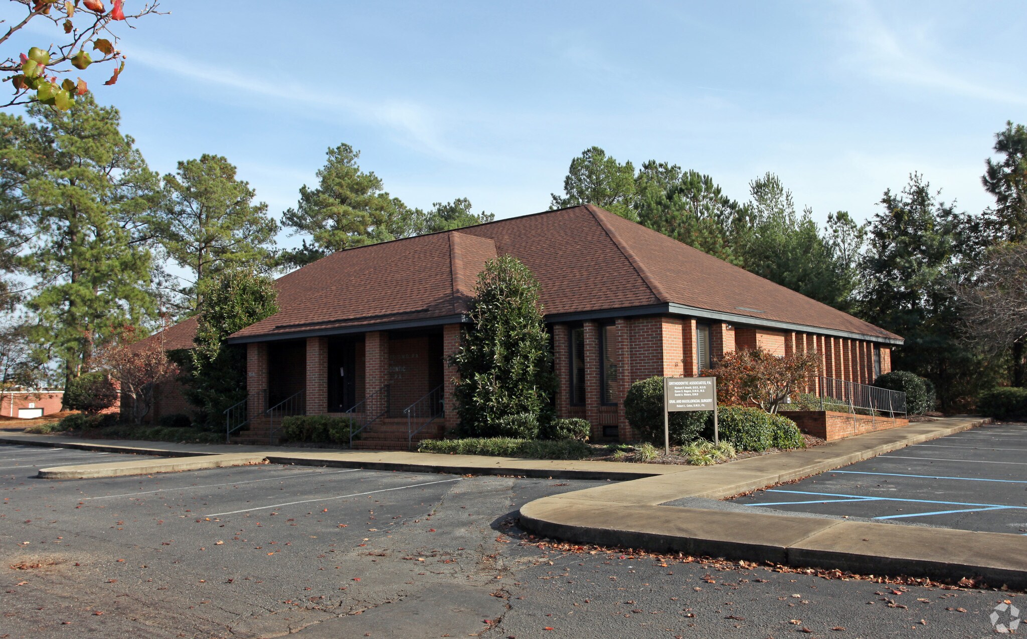 15 Winchester Ct, Mauldin, SC for sale Primary Photo- Image 1 of 1