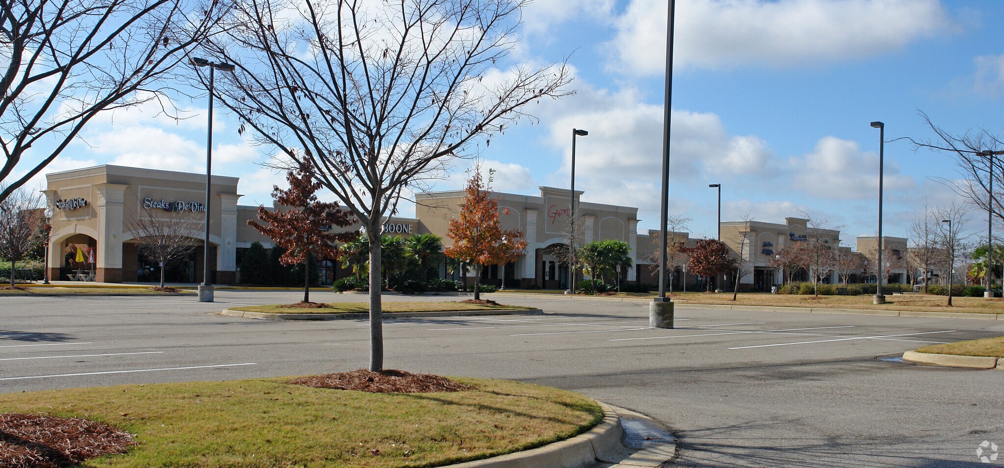 7730 Atlanta Hwy, Montgomery, AL 36117 Somerset Shopping Center