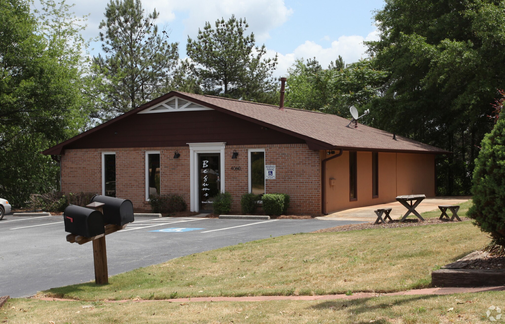 4060 Five Forks Trickum Rd SW, Lilburn, GA for sale Primary Photo- Image 1 of 1