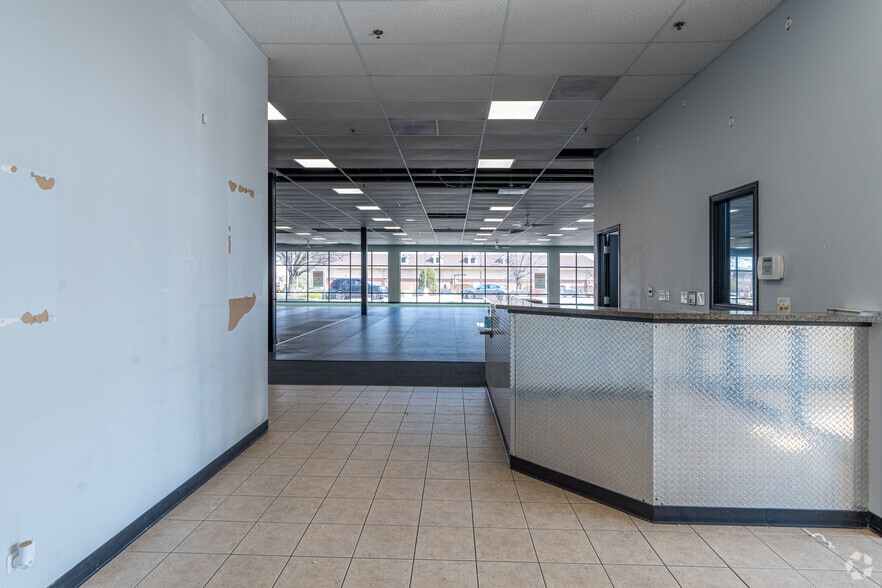 2351-2499 Lincoln Hwy, New Lenox, IL for lease - Interior Photo - Image 1 of 15