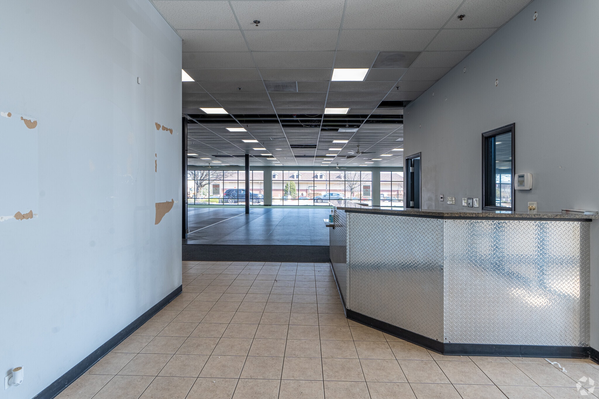 2351-2499 Lincoln Hwy, New Lenox, IL for lease Interior Photo- Image 1 of 16