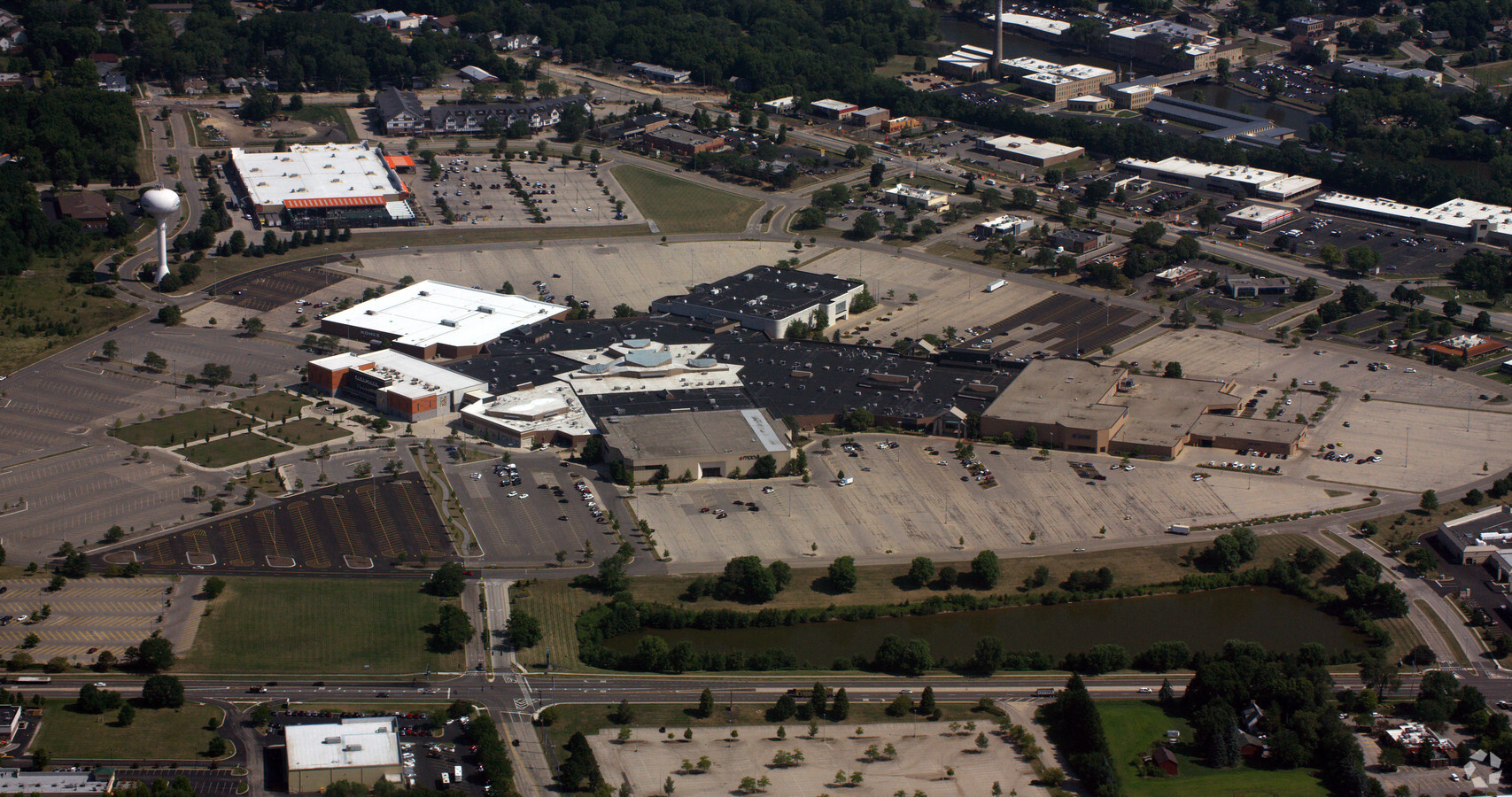 5000 Spring Hill Mall, West Dundee, IL 60118 | LoopNet