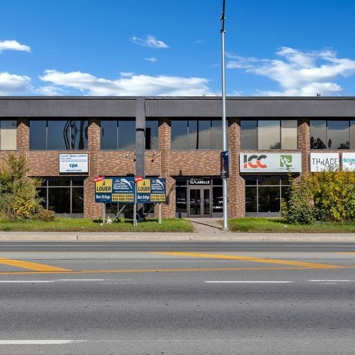 210-212 Boul Du Curé-Labelle, Sainte-therese, QC for sale Primary Photo- Image 1 of 1
